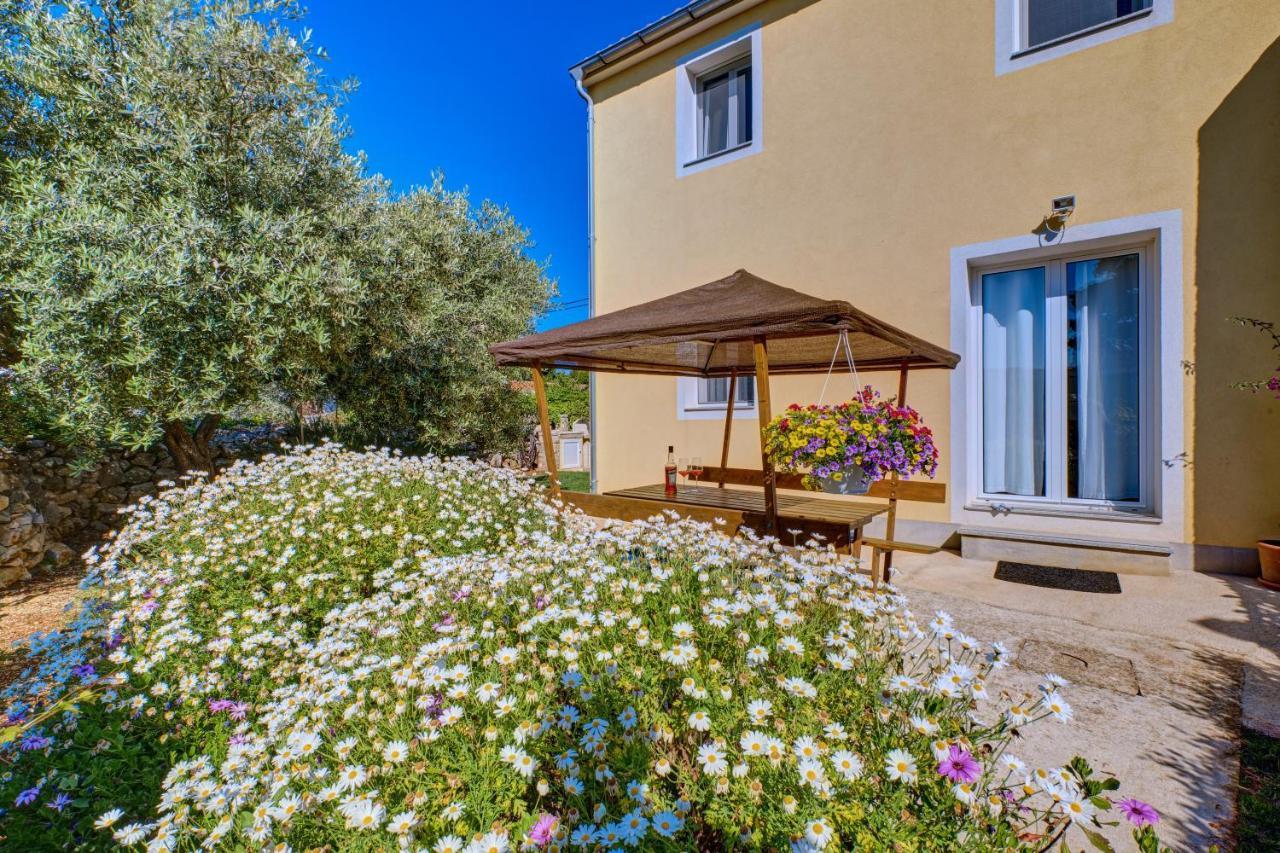 Sven Apartment Veli Losinj Exterior photo